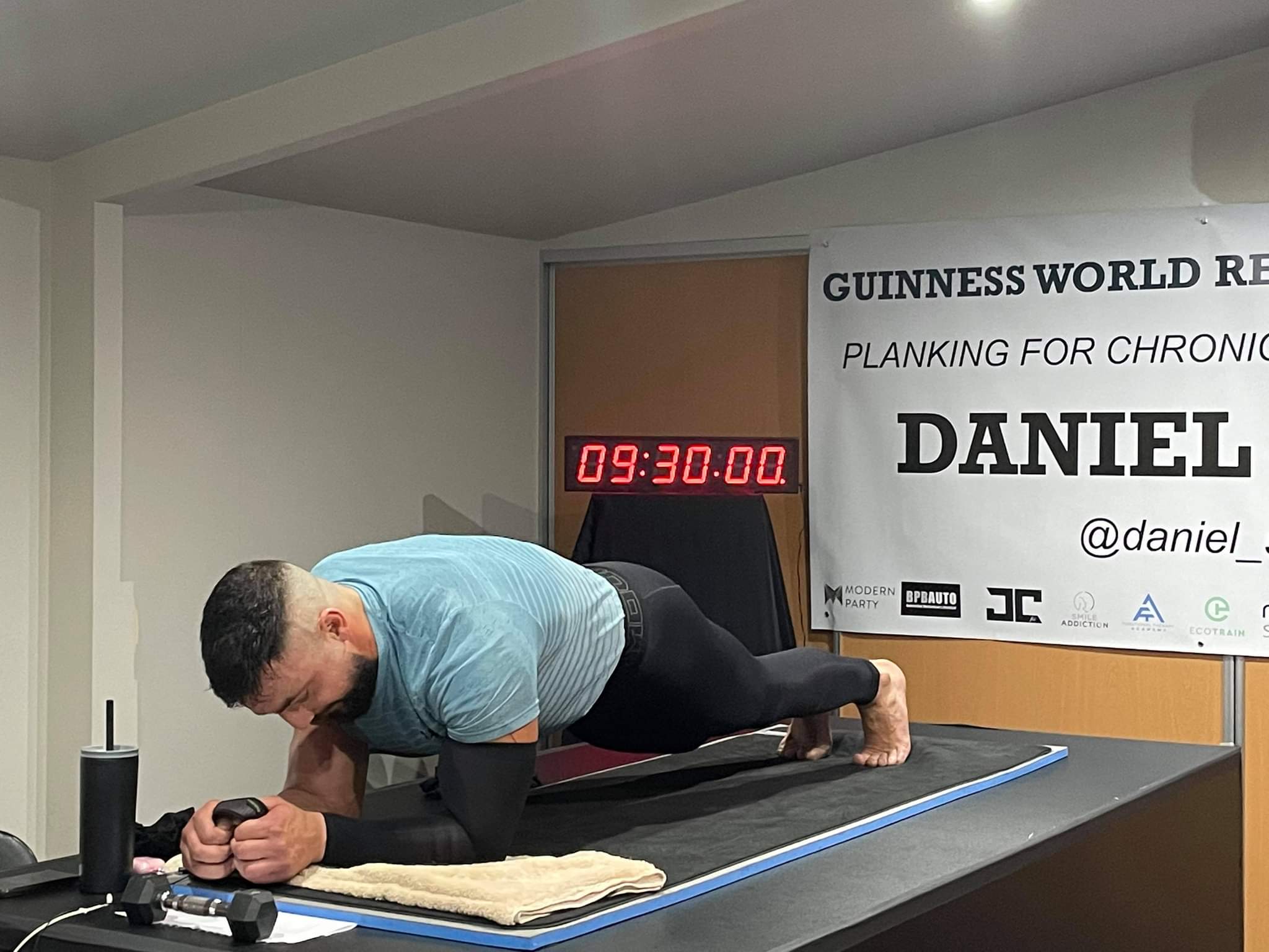 Worlds Longest Fart Record - n6z6m4r
